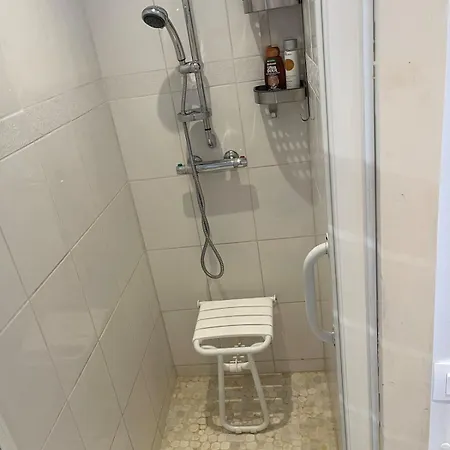 Avec Jolie Vue Et Jardin Privatif Mezel (Puy-de-Dome)