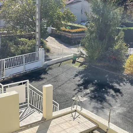 Avec Jolie Vue Et Jardin Privatif * Mezel (Puy-de-Dome)