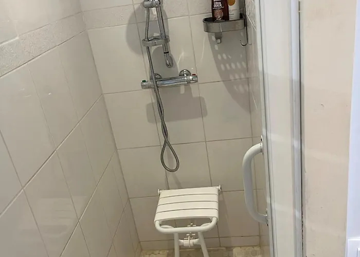 Avec Jolie Vue Et Jardin Privatif Mezel (Puy-de-Dome)