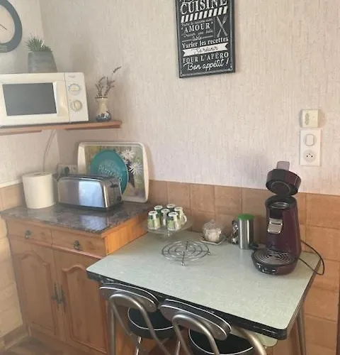 Avec Jolie Vue Et Jardin Privatif *