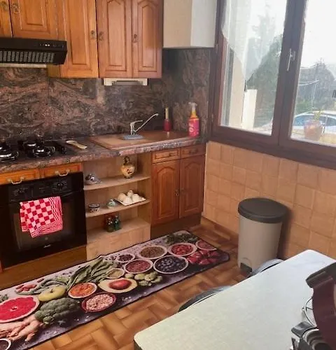 Avec Jolie Vue Et Jardin Privatif